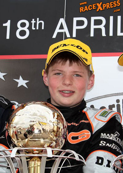 Max met de grote beker